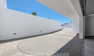 Villa de luxe unique en front de mer à vendre, New Golden Mile, Marbella - Estepona. Prix réduit! 34265 