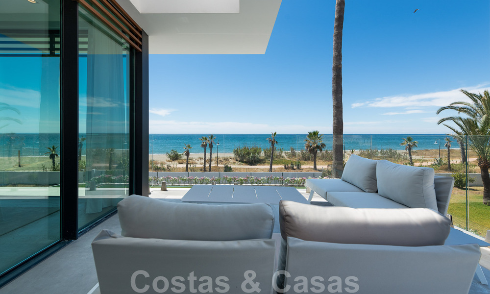Villa de luxe unique en front de mer à vendre, New Golden Mile, Marbella - Estepona. Prix réduit! 34268