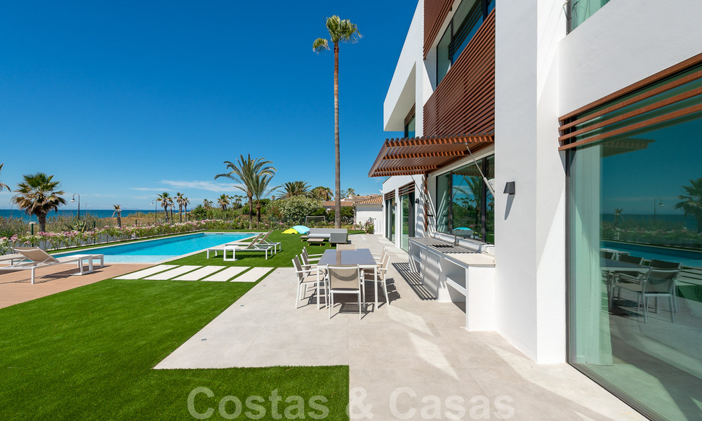 Villa de luxe unique en front de mer à vendre, New Golden Mile, Marbella - Estepona. Prix réduit! 34275