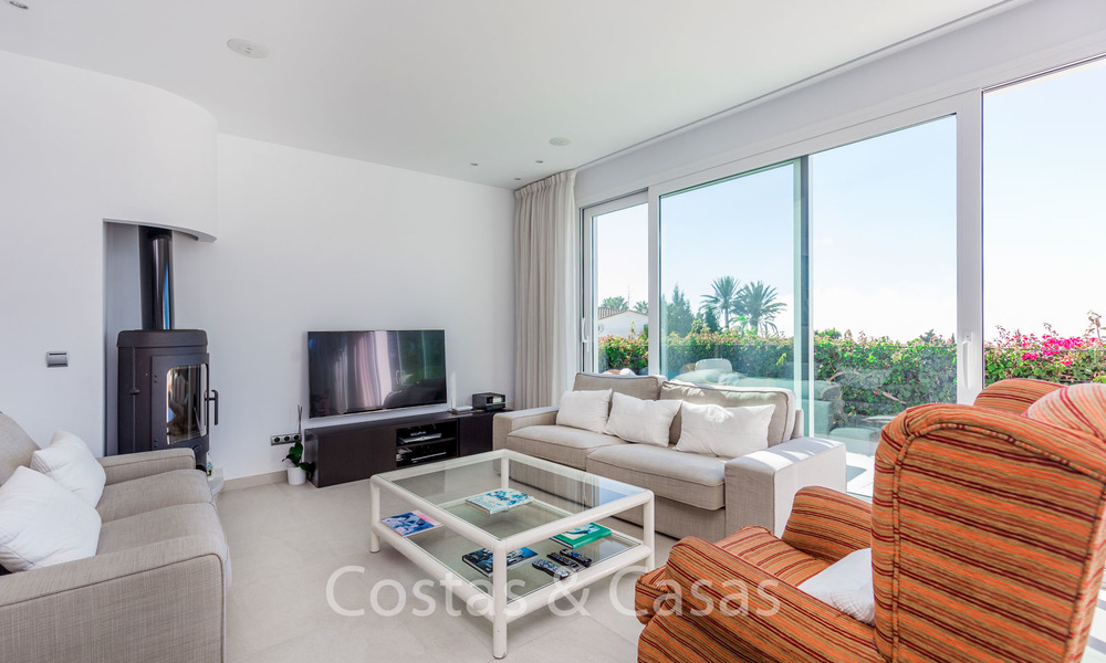 Elégante villa rénovée de style andalou à vendre, avec vue panoramique sur la mer, Marbella Est - Marbella 6366