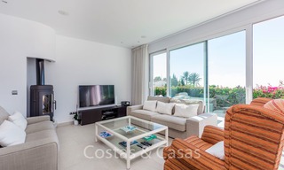 Elégante villa rénovée de style andalou à vendre, avec vue panoramique sur la mer, Marbella Est - Marbella 6366 