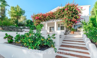 Elégante villa rénovée de style andalou à vendre, avec vue panoramique sur la mer, Marbella Est - Marbella 6374 