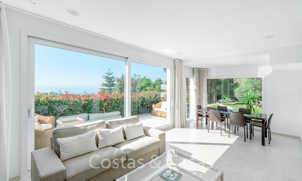 Elégante villa rénovée de style andalou à vendre, avec vue panoramique sur la mer, Marbella Est - Marbella 6378