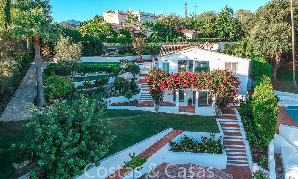 Elégante villa rénovée de style andalou à vendre, avec vue panoramique sur la mer, Marbella Est - Marbella 6383