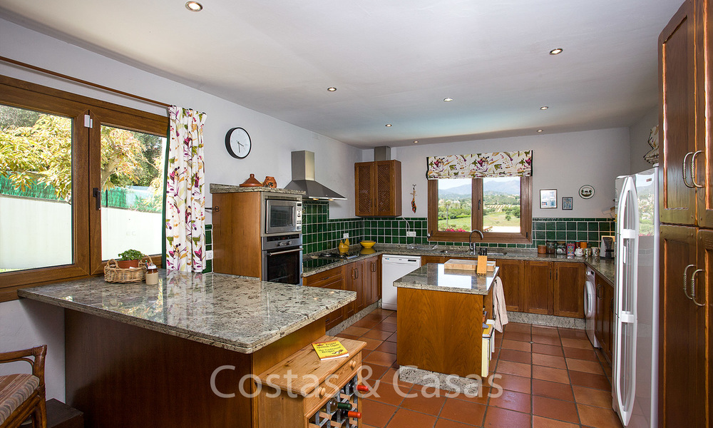 Charmante villa rustique à vendre à la campagne, avec vue imprenable sur les montagnes, Estepona Est - Marbella 6403