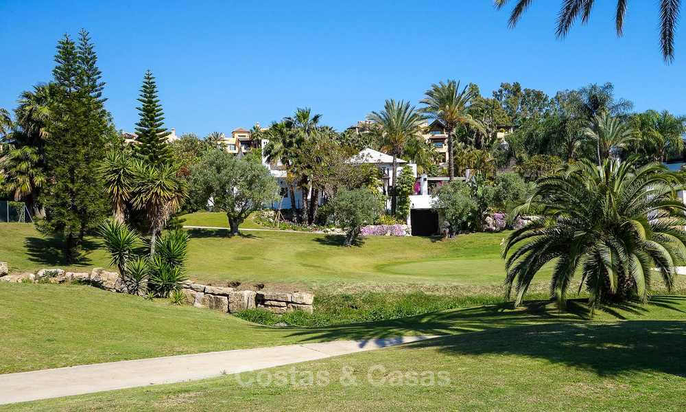 Villas de luxe modernes et confortables à vendre sur un beau golf - New Golden Mile, Marbella 6656