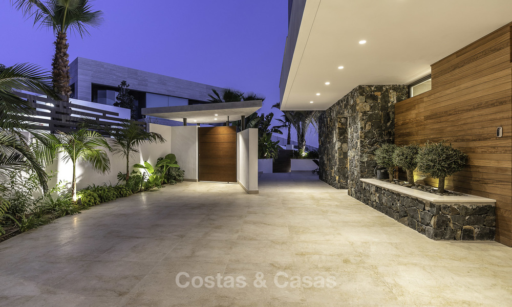 Superbe villa neuve de luxe, style contemporaine dans un golf haut de gamme à vendre, Benahavis - Marbella 17199