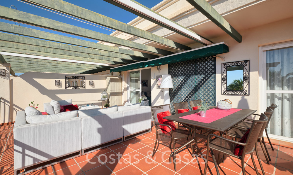 Superbe penthouse à vendre, à distance de marche de la plage et de Puerto Banus, Nueva Andalucia - Marbella 6601