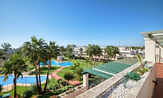 Superbe penthouse à vendre, à distance de marche de la plage et de Puerto Banus, Nueva Andalucia - Marbella 6606 