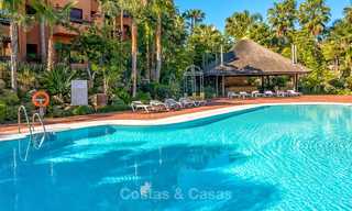 Appartement de luxe élégant et bien situé dans une urbanisation exquise - Nueva Andalucia, Marbella 6771 