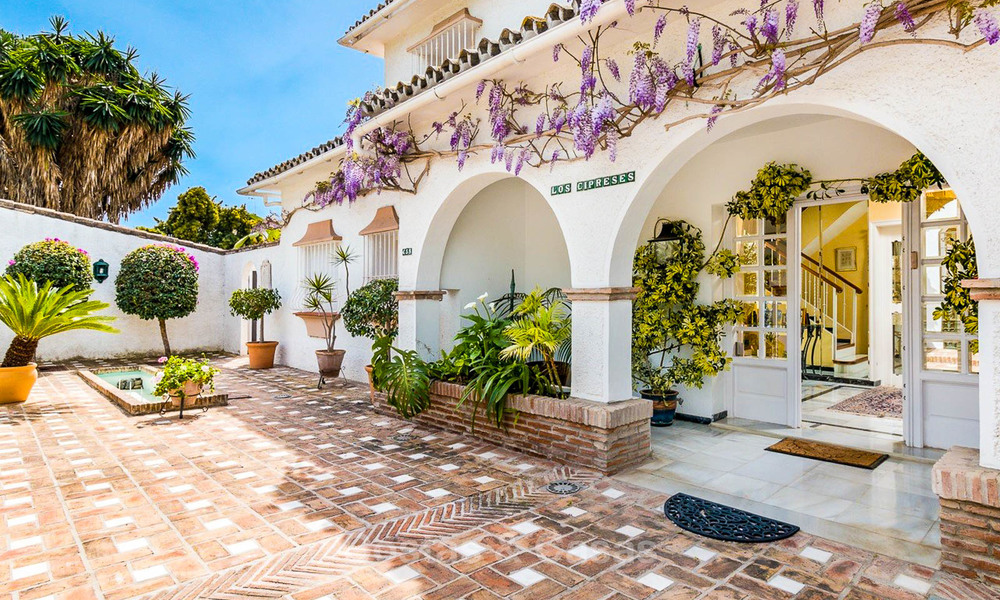 Villa de style andalou, situé sur un Golf, à vendre à Marbella 6798