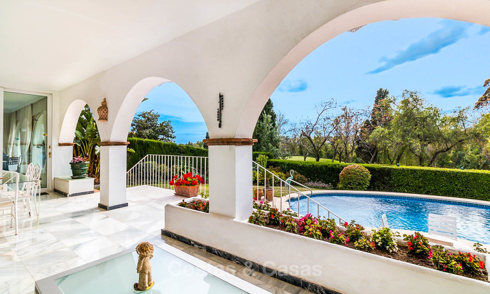 Villa de style andalou, situé sur un Golf, à vendre à Marbella 6804