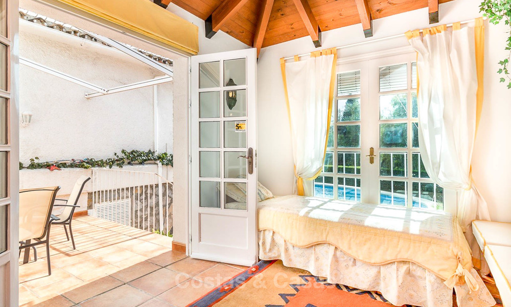 Villa de style andalou, situé sur un Golf, à vendre à Marbella 6813