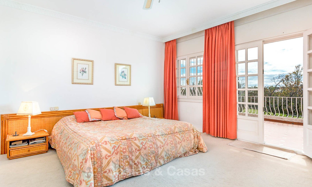 Villa de style andalou, situé sur un Golf, à vendre à Marbella 6814
