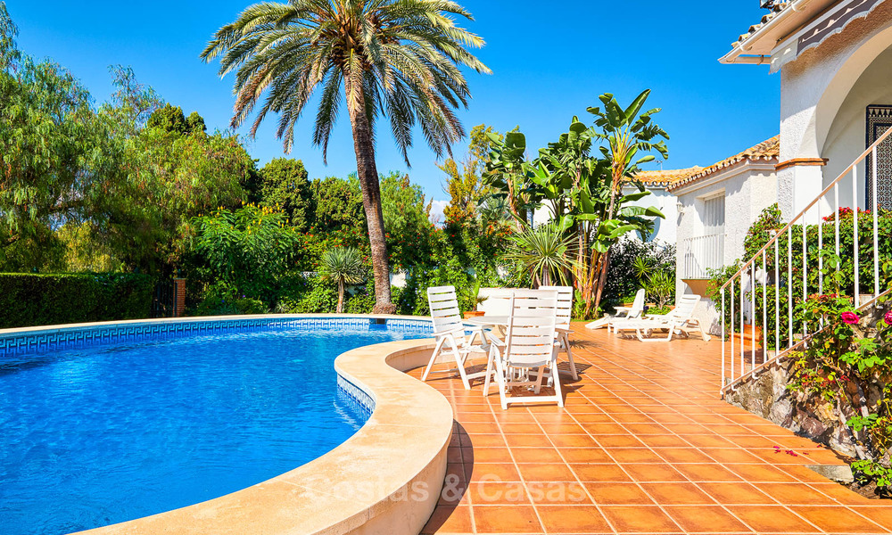 Villa de style andalou, situé sur un Golf, à vendre à Marbella 6826