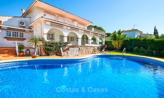Villa de style andalou, situé sur un Golf, à vendre à Marbella 6829 