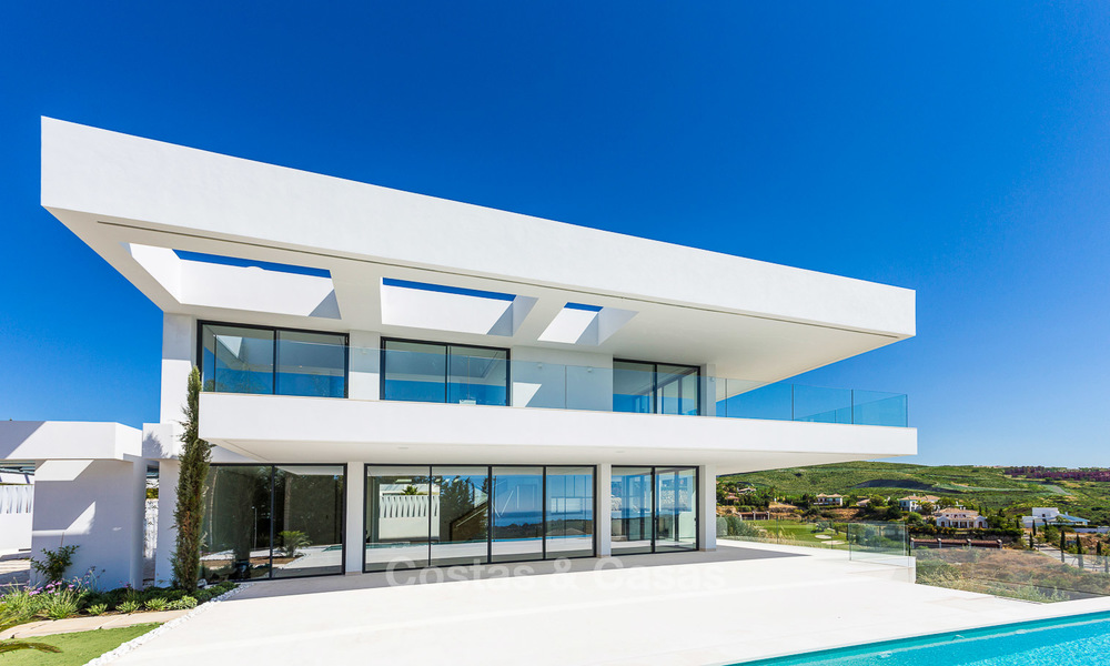 Majestueuse villa moderne donnant sur un Golf, avec vue mer panoramique à vendre, Benahavis Marbella 6862