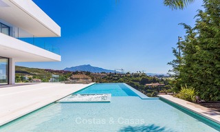 Majestueuse villa moderne donnant sur un Golf, avec vue mer panoramique à vendre, Benahavis Marbella 6864 