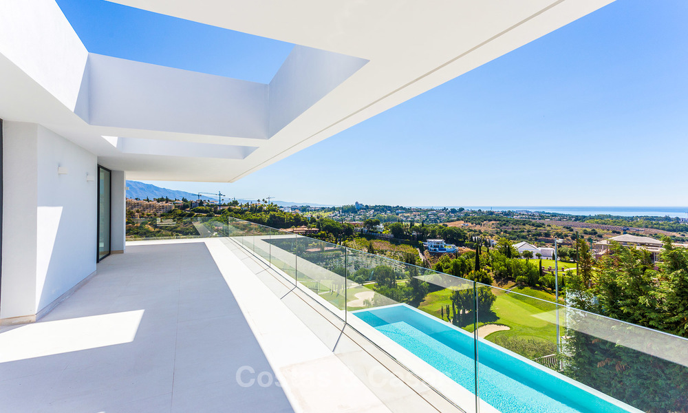 Majestueuse villa moderne donnant sur un Golf, avec vue mer panoramique à vendre, Benahavis Marbella 6843