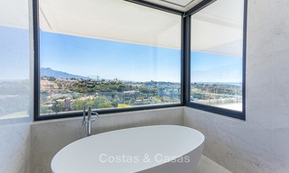 Majestueuse villa moderne donnant sur un Golf, avec vue mer panoramique à vendre, Benahavis Marbella 6846 
