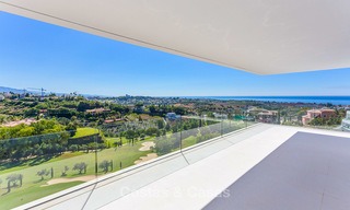 Majestueuse villa moderne donnant sur un Golf, avec vue mer panoramique à vendre, Benahavis Marbella 6849 