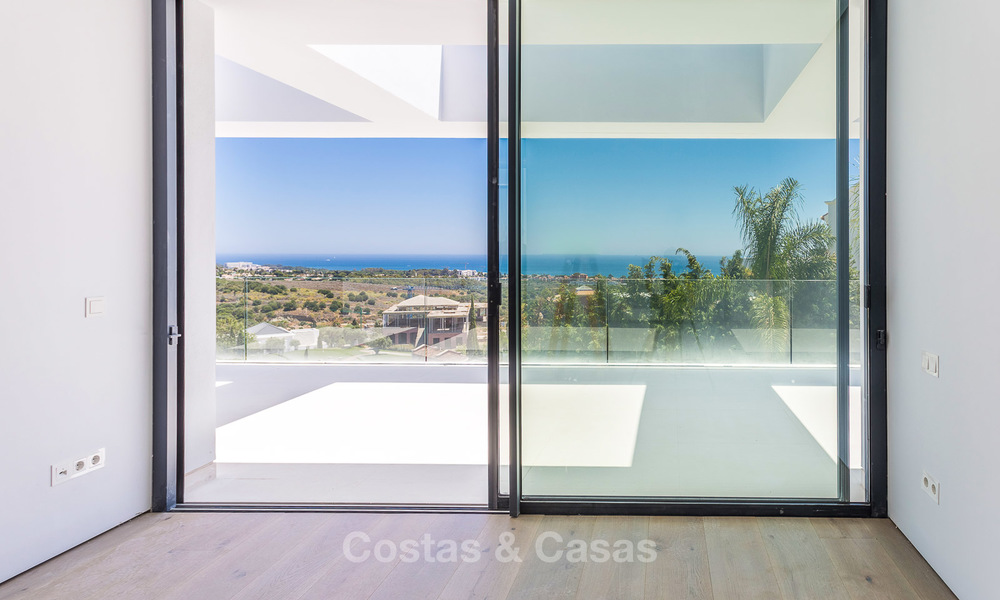 Majestueuse villa moderne donnant sur un Golf, avec vue mer panoramique à vendre, Benahavis Marbella 6850