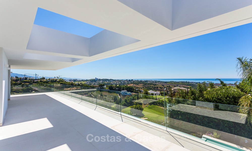 Majestueuse villa moderne donnant sur un Golf, avec vue mer panoramique à vendre, Benahavis Marbella 6851