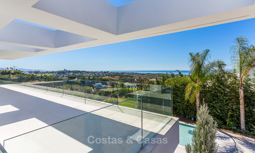 Majestueuse villa moderne donnant sur un Golf, avec vue mer panoramique à vendre, Benahavis Marbella 6853