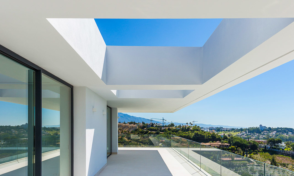 Majestueuse villa moderne donnant sur un Golf, avec vue mer panoramique à vendre, Benahavis Marbella 6854