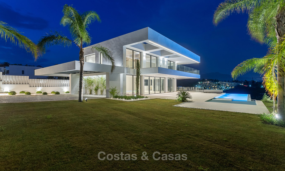 Majestueuse villa moderne donnant sur un Golf, avec vue mer panoramique à vendre, Benahavis Marbella 6875