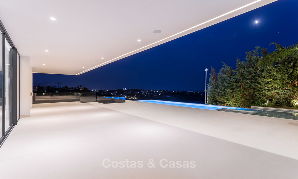 Majestueuse villa moderne donnant sur un Golf, avec vue mer panoramique à vendre, Benahavis Marbella 6876