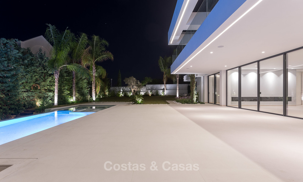 Majestueuse villa moderne donnant sur un Golf, avec vue mer panoramique à vendre, Benahavis Marbella 6865