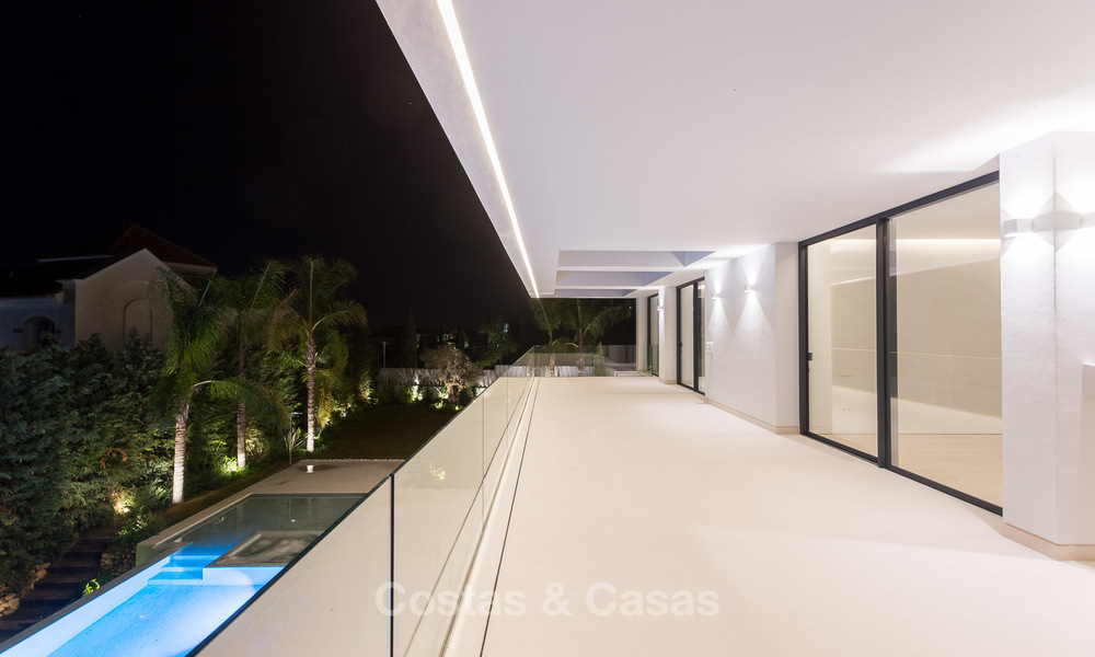 Majestueuse villa moderne donnant sur un Golf, avec vue mer panoramique à vendre, Benahavis Marbella 6870
