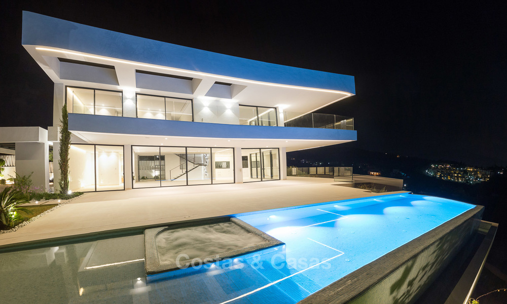 Majestueuse villa moderne donnant sur un Golf, avec vue mer panoramique à vendre, Benahavis Marbella 6874