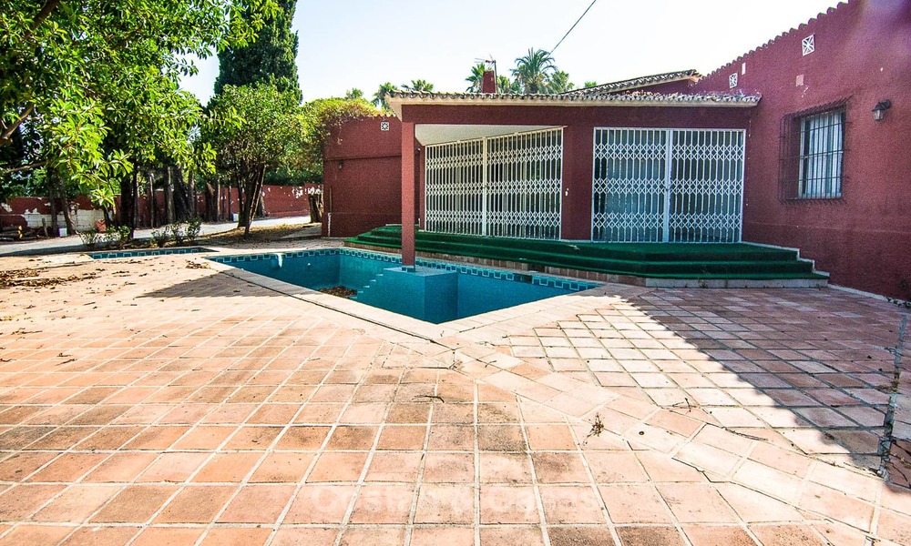 Villa à rénover sur un grand terrain à vendre dans un endroit spectaculaire - Golden Mile, Marbella 6989