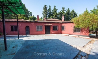 Villa à rénover sur un grand terrain à vendre dans un endroit spectaculaire - Golden Mile, Marbella 6996 