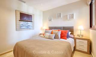 Très bel appartement de luxe en front de mer avec une vue mer fantastique à vendre - New Golden Mile, Marbella 7022 