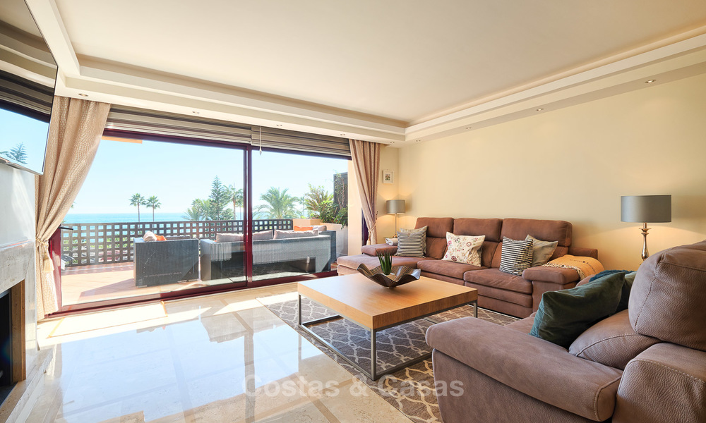 Très bel appartement de luxe en front de mer avec une vue mer fantastique à vendre - New Golden Mile, Marbella 7028