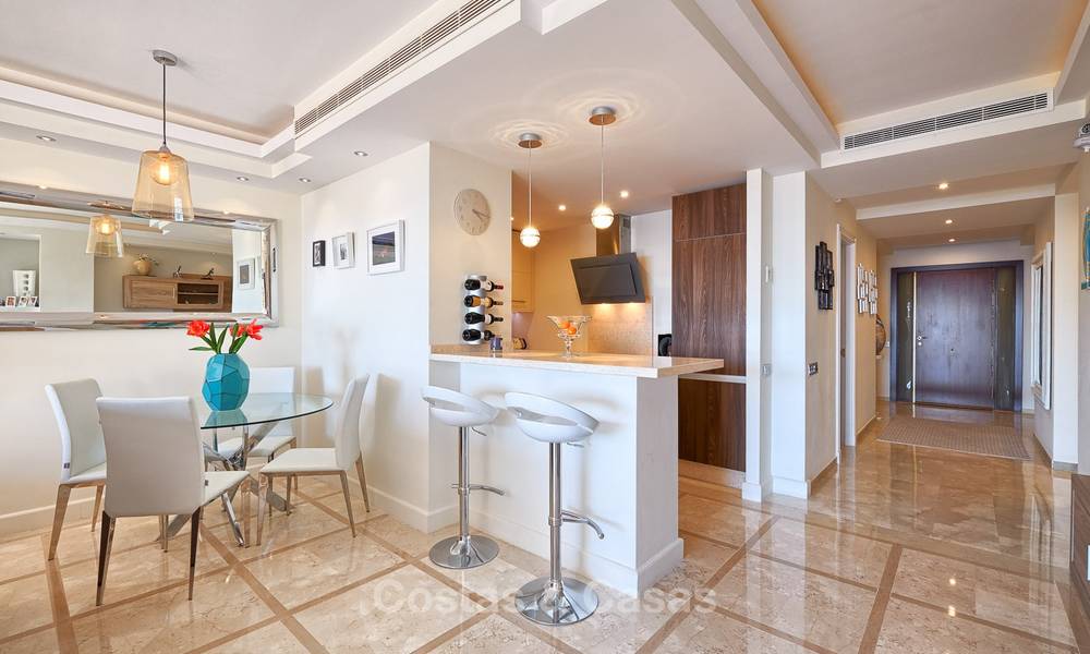 Très bel appartement de luxe en front de mer avec une vue mer fantastique à vendre - New Golden Mile, Marbella 7030