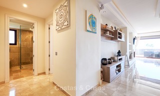 Très bel appartement de luxe en front de mer avec une vue mer fantastique à vendre - New Golden Mile, Marbella 7037 