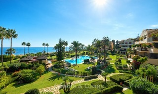 Très bel appartement de luxe en front de mer avec une vue mer fantastique à vendre - New Golden Mile, Marbella 7049 