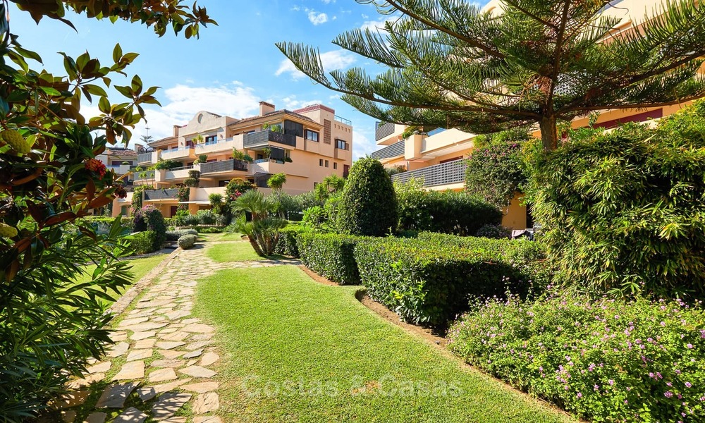 Très bel appartement de luxe en front de mer avec une vue mer fantastique à vendre - New Golden Mile, Marbella 7051