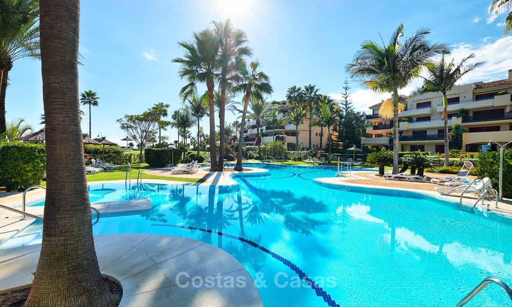 Très bel appartement de luxe en front de mer avec une vue mer fantastique à vendre - New Golden Mile, Marbella 7053