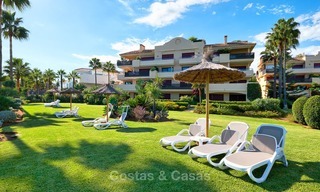 Très bel appartement de luxe en front de mer avec une vue mer fantastique à vendre - New Golden Mile, Marbella 7056 