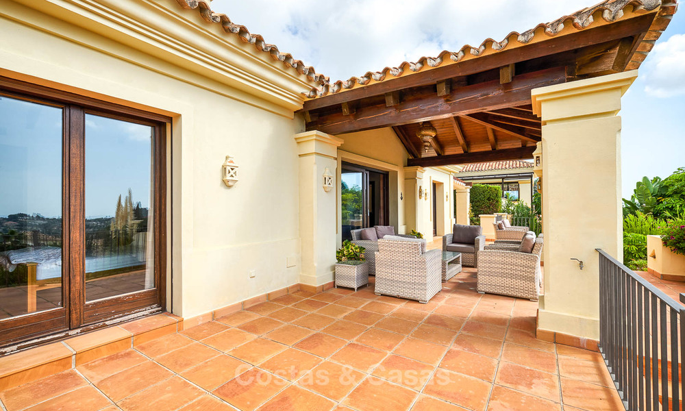 Villa charmante et spacieuse de style classique avec vue mer à vendre, Benahavis - Marbella 7083