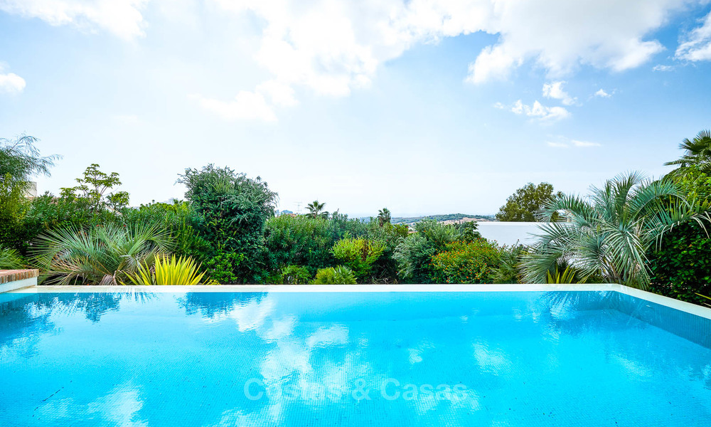 Villa charmante et spacieuse de style classique avec vue mer à vendre, Benahavis - Marbella 7087