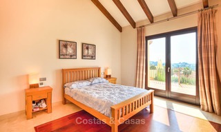 Villa charmante et spacieuse de style classique avec vue mer à vendre, Benahavis - Marbella 7093 