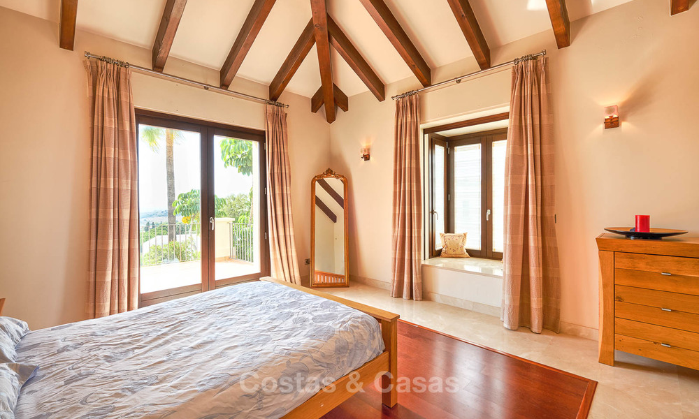 Villa charmante et spacieuse de style classique avec vue mer à vendre, Benahavis - Marbella 7094