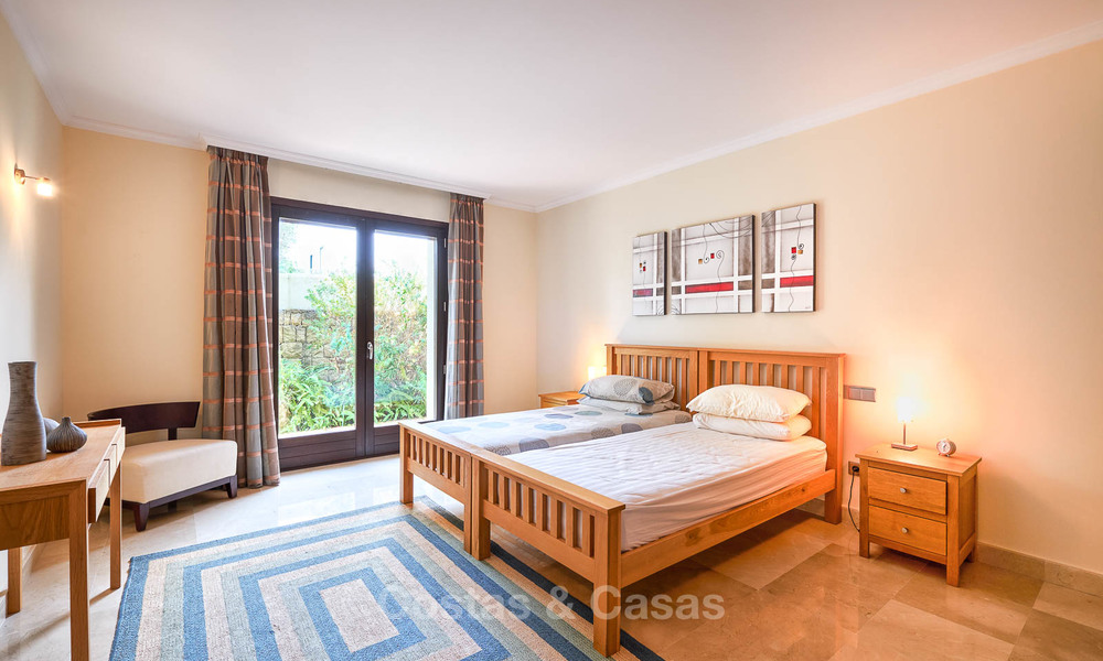 Villa charmante et spacieuse de style classique avec vue mer à vendre, Benahavis - Marbella 7099
