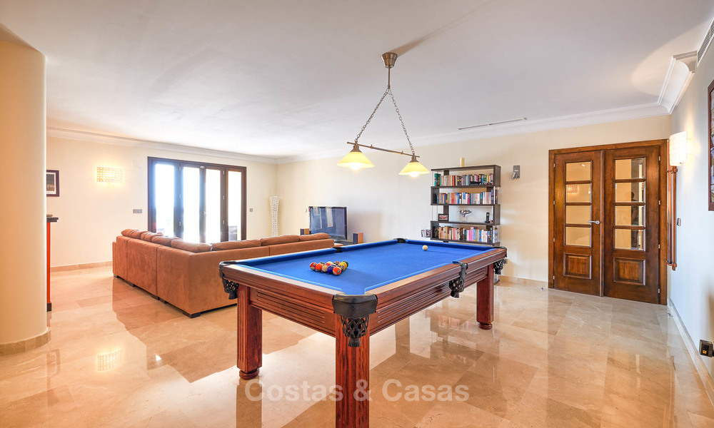Villa charmante et spacieuse de style classique avec vue mer à vendre, Benahavis - Marbella 7101